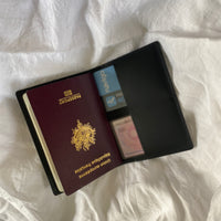 Le Porte-Passeport